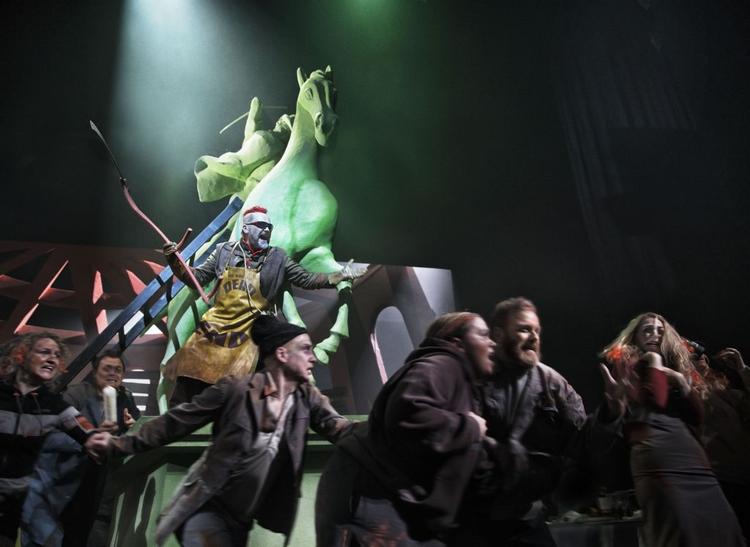 Flip. György Ligetis (van)vittige opera underholder fra start til slut på Det Kongelige Teater. 