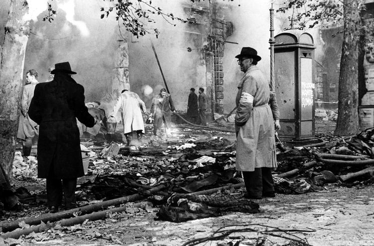 8. november 1956 så Rakoczy-gaden sådan ud: Sovjettiske styrker invaderede Budapest og Ungarn og dræbte tusindvis af civile. 