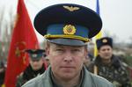 Internationalt. Den ukrainske oberst Yuri Mamchur, som i dag mødte en del pressefolk foran Belbek-basen på Krim. 
