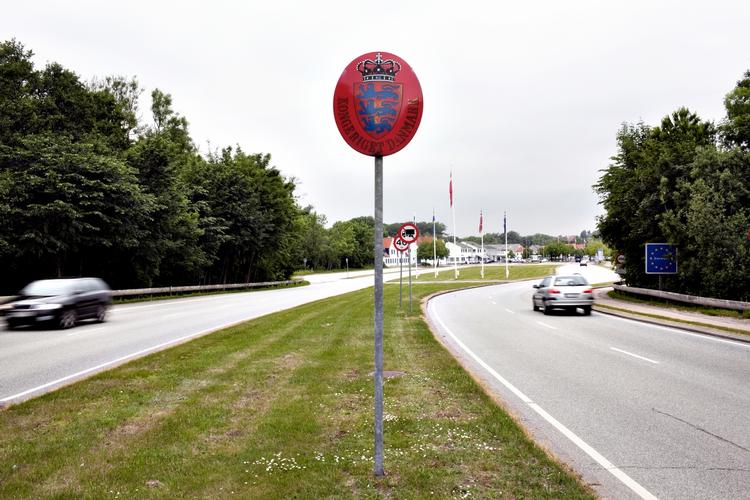 Menneskesmugling. Antallet af personer, der bliver tiltalt for menneskesmugling i Danmark, er mere end tredoblet på bare et år. 