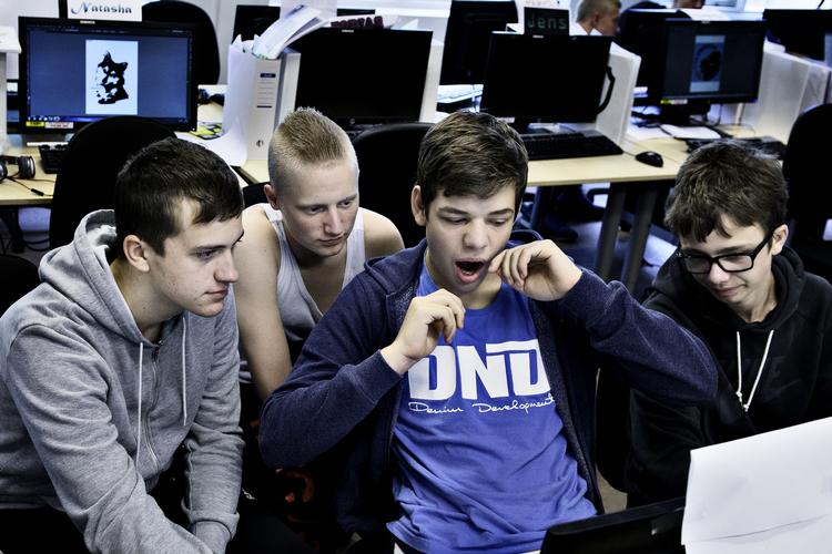 forebyggende. I næste uge får nogle af de store elever i folkeskolen mulighed for at blive bedre til at få styr på privatøkonomien, og det er nødvendigt, eftersom 50.000 unge mellem 18 og 30 år står opført i RKI som dårlige betalere. 