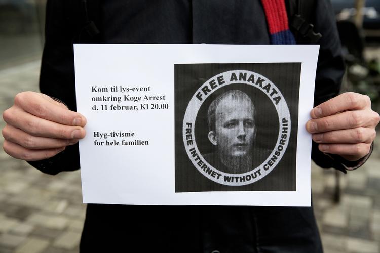 Hacker-sag Den svenske hacker Gottfrid Svartholm har givet Politiken tilladelse til at omtale ham med navn, men han nægter at være hackeren, som gemmer sig bag navnet 'My Evil Twin'. 