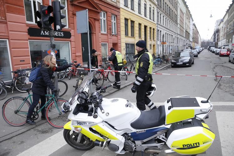 Hash. Jægersborggade på Nørrebro var lukket til formiddag som følge af en stor politiaktion mod rockere. 