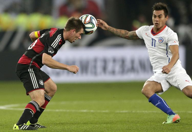 1-0. I en kamp mellem to VM-deltagere vandt Tyskland over Chile. 