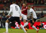 Skuffende. Når Nicklas Bendtner er i topform og viser vilje, er han en angriber, der laver mål på samleband for landsholdet. 24 mål i 57 landskampe er det blevet til. 