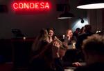 Mexi. Fortunen er blevet til Condesa og serverer nu mexikansk inspireret mad i lokalerne i Indre By, der er blevet udstyret med farverige piñatas, neonskilt og kaktusser 