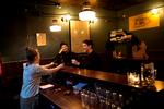 fyraften. Bar Ræv i Rantzausgade vil gerne være det sted, du går hen og får en øl efter arbejde. Og tilsyneladende ikke til så meget andet end det. 