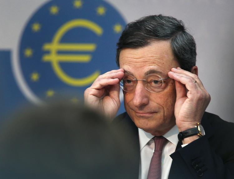 FORMAND. Mario Draghi er en italiensk økonom og bankmand. Han har været formand for centralbanken siden Trichet stoppede. 