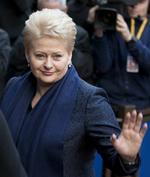EU-møde. Litauens præsident Dalia Grybauskaite ankommer til stats- og regeringschefernes møde i Bruxelles i dag. De skal finde ud af, hvad EU's reaktion skal være på Ruslands militære tilstedeværelse på halvøen Krim. 