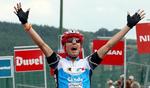 Hurtigst. Den 24-årige italiener Diego Ulissi (Lampre-Merida) var hurtigst i spurten, da fire mand holdt hjem til målet i Camaiore tre sekunder foran en hidsigt jagtende forfølgergruppe på cirka 50 mand. 