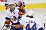 MÅLSCORER. Trods en scoring af Frans Nielsen (tv.) var det Philip Larsen, der vandt danskeropgøret i Edmonton. 