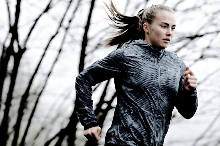 BANESKIFT. For at forbedre sin udholdenhed i 400 meter hæk løb Stina Troest 800 meter - og det gav hende en VM-kvalifikation. 