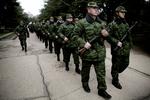Krim-hær. Krims prorussiske regeringschef Sergij Aksjonov oprettede i dag Krims egen hær ved en ceremoni i en park i byen Simferopol. 