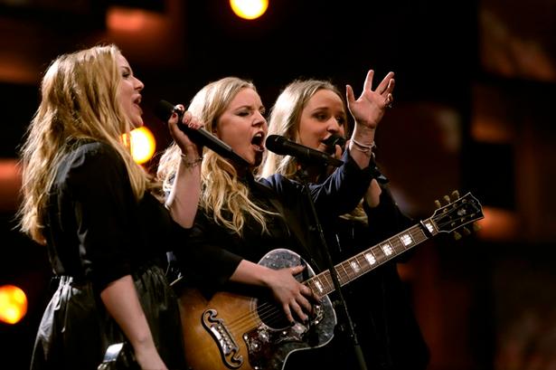 Rebekka Thornbech optrådte med sine søstre og sangen 'Your Lies', der opnåede en flot andenplads. 