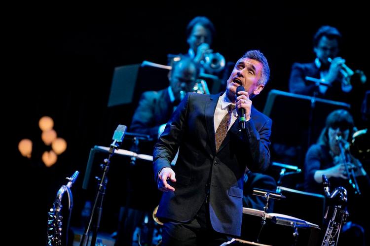 Skarp. Velsyngende og ualsteligt klædt sang Curtis Stigers Sinatra i Koncerthuset med DR Big Bandet. 