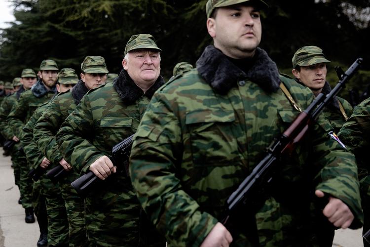 Krim-hær. I går så en ny hær dagens lys, da Krims nye prorussiske regeringschef Sergej Aksjonov ved en ceremoni dannede Krims egen regering. Ukrainske soldater, der ønsker at tjene Ukraine, har frit lejde til at forlade Krim, sagde han ved den lejlighed. 