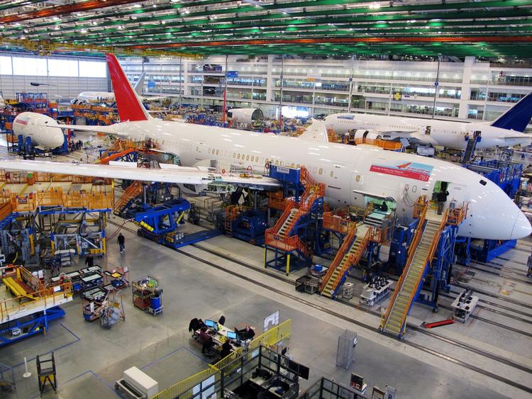 Problembarn. Det skulle være så godt, det nye 'Dreamliner', men Boeing har allerede haft rigeligt med problemer med flyet. 