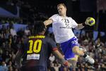 Med. Simon Kristiansen - her i aktion for sin tidligere klub BSV mod Barcelona - er klar til landsholdet igen. 
