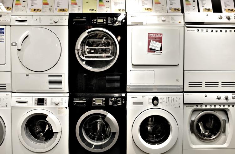 mærkningsfejl. Energimærkerne på tørretumblere og andre elektriske produkter er fyldt med fejl og mangler, viser en ny undersøgelse fra Forbrugerrådet TÆNK. 