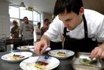 Provinshåb. Stjernekokke som Thorsten Schmidt fra Ruths Hotel byder en nordisk madguide hjertelig velkommen til udkantsdanmark. 