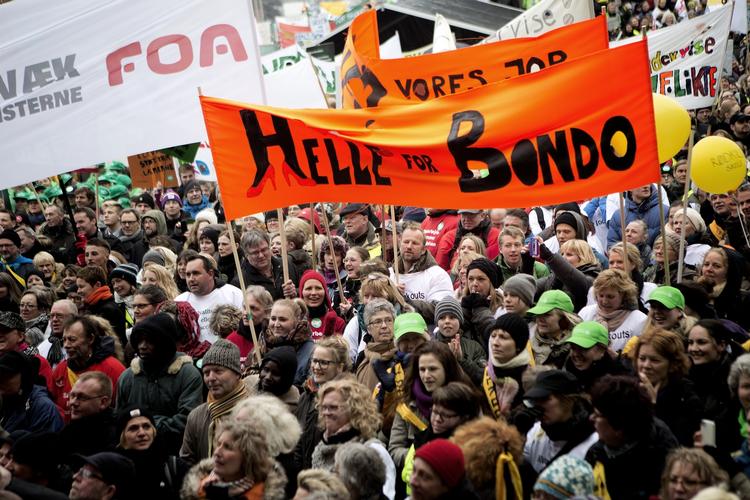 Modstand. Lærerkonflikten sidste år gjjorde tusindvis af lærere vrede på både deres arbejdsgiver, kommunerne, og på regeringen. 