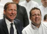 Stjernedag. Michelinguidens chef Michael Ellis ses her med den franske stjernekok Arnaud Lallement. 