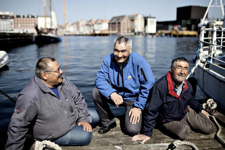 Kulturarv. Her ses tre grønlandske sælfangere. 
