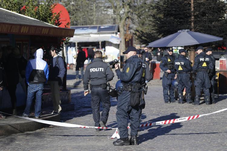 HASHINDSATS. Under den storstilede aktion afspærrede politiet blandt andet Pusher Street og fjernede bevismateriale fra flere ejendomme i området. 