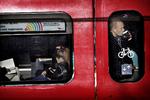 Forsinkelser. Hele dagen har S-togene været forsinkede på grund af en signalfejl i morges klokken 08.30, der betød, at Banedanmarks personale ikke kunne se togene på skærmene i deres kontrolcenter, oplyser Banedanmark. Normal drift forventes klokken 16.30. 