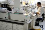 LUKNING. Laboranter kan risikere fyring på Statens Serum Institut, men håber på salg af produktionen. 