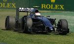 Træning. Kevin Magnussen måtte en tur i græsset, men havde generelt en god dag i Melbourne. 