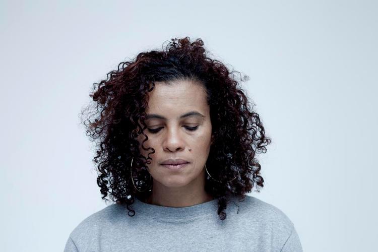 Mix. Neneh Cherry har altid formået at blande genrerne til vellykket pop. Det samme gør dig gældende på sangerindens nye album. 