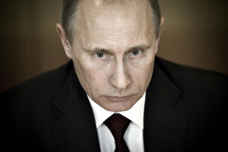 Trussel. Ruslands Vladimir Putin viste på en pressekonference forleden, at han ser Ukraines proeuropæiske oligarker som en trussel. 
