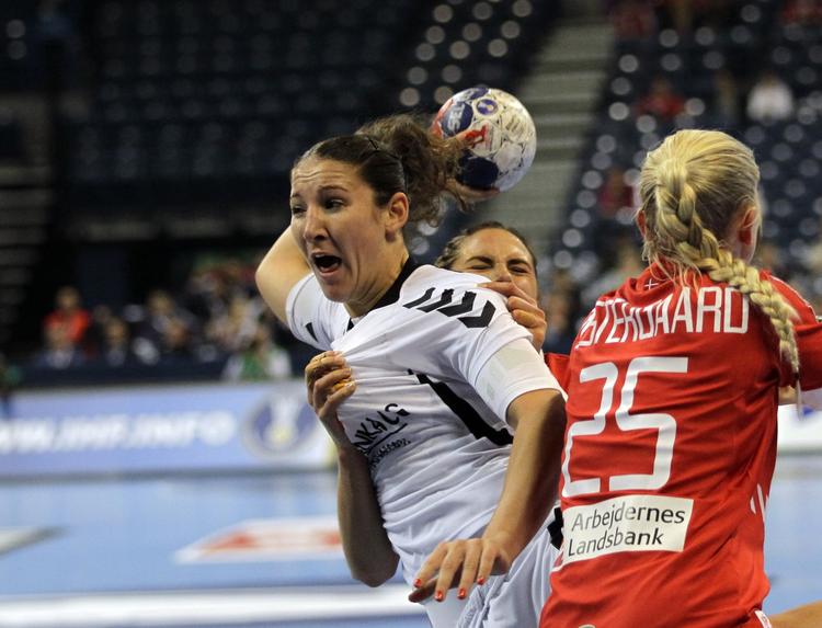 KARANTÆNERAMT. I december spillede Milena Knezevic under VM i Serbien igen over for Trine Østergaard. De to mødtes også i det indledende gruppespil, hvor Budusnost og FC Midtjylland begge gik videre videre. 