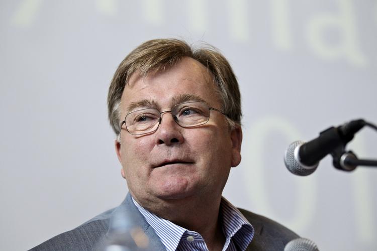 OPGIVENDE. Claus Hjort Frederiksen (V) føler, at skatteminister Morten Østergaards (R) forhandlinger om børnechecken har været deprimerende. 