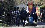 Razzia. Den seneste tid har politiet slået hårdt ned på hashmarkeder i København. Seneste i Christiania, Folkets Park og Jægersborggade på Nørrebro. 