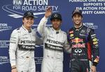 mercedes. Lewis Hamilton (midt) opnåede pole position ved morgendagens grand prix i Melbourne. 