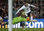 Arvtageren. Bortset fra en lille skovtur i 1. halvleg, hvor Wayne Rooney var ved at slippe igennem,  spillede Kasper Schmeichel en fejlfri kamp. 