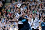 1-0. Fulham-spillerne var lykkelige for en sjælden sejr i bundstriden, men spillet på banen lod meget tilbage at ønske. 