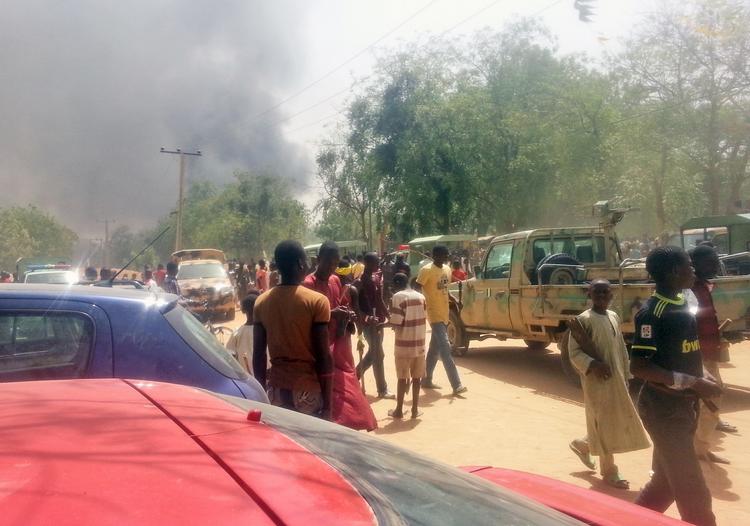 Uro. 100 er dræbt efter angreb på tre landsbyer i det centrale Nigeria. 