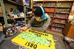 Bates er den danske graffittimaler, som fejrer 30 år med gadekunst 