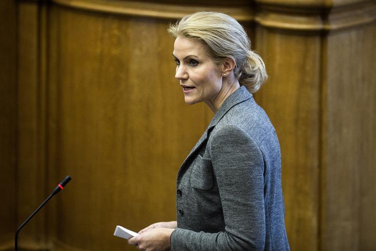 FORHANDLINGSPARAT. Statsminister Helle Thornings-Schmidt (S) vil have Ruslands præsident, Vladimir Putin, til at smide alt, hvad han har, og sætte sig ved et bord med Ukraine og forhandle om en løsning på krisen på Krim. 