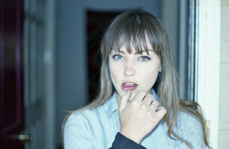 Angel. Den 27-årige sangerinde fra St. Louis har gået i alternativ countryskole hos Bonnie 'Prince' Billy, men stråler med sin egen stemme på sit andet album. 