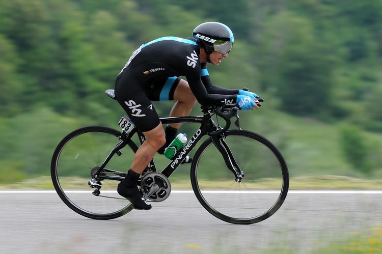 Top-20. Sergio Henao sluttede som nummer 16 i sdiste års Giro d'Italia. Året forinden blev han nummer 9. 