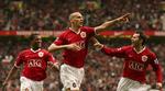 Rio Ferdinand (i midten) skal holde pause i op til to uger. Patrice Evra (t.v.) er udset til en plads som venstre back mod Milan, mens Ryan Giggs vil indtage sin vanlige position i venstre side af midtbanen. 
