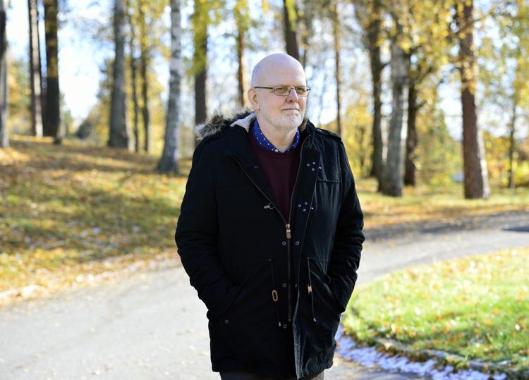 FRI MAND. Efter 24 år bag tremmer er svenske Sture Bergwall nu tilbage i friheden. 