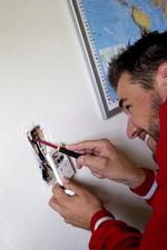 farligt. En kontrol i 2011 viste, at der var fejl i 58 procent af nye el-installationer. 