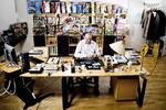 hovedrig. Familien Kirk Kristiansen med Kjeld og hans tre børn tjener stort på familieforetagendet Lego. Nu har pengetanken investeret milliarder i Falck. 