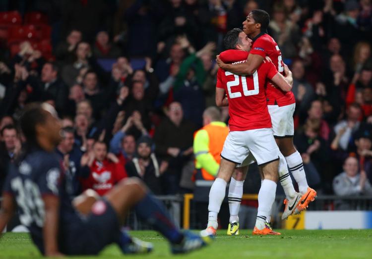 Malurt. Eneste minus ved United-sejren i aftes er, at tremålskytten Robin van Persie (20) måtte udgå med en skade kort før tid. 