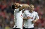 Øv. Tottenhams Andros Townsend ærgrer sig efter at have misbrugt en chnace. 